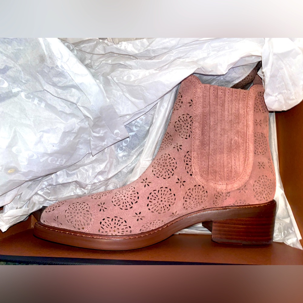 Coach Dusty Rose Boots✨